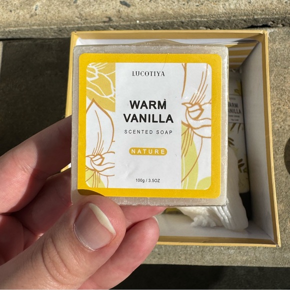 7 Piece Warm Vanilla Gift Set by LUCOTIYA - Picture 7 of 13